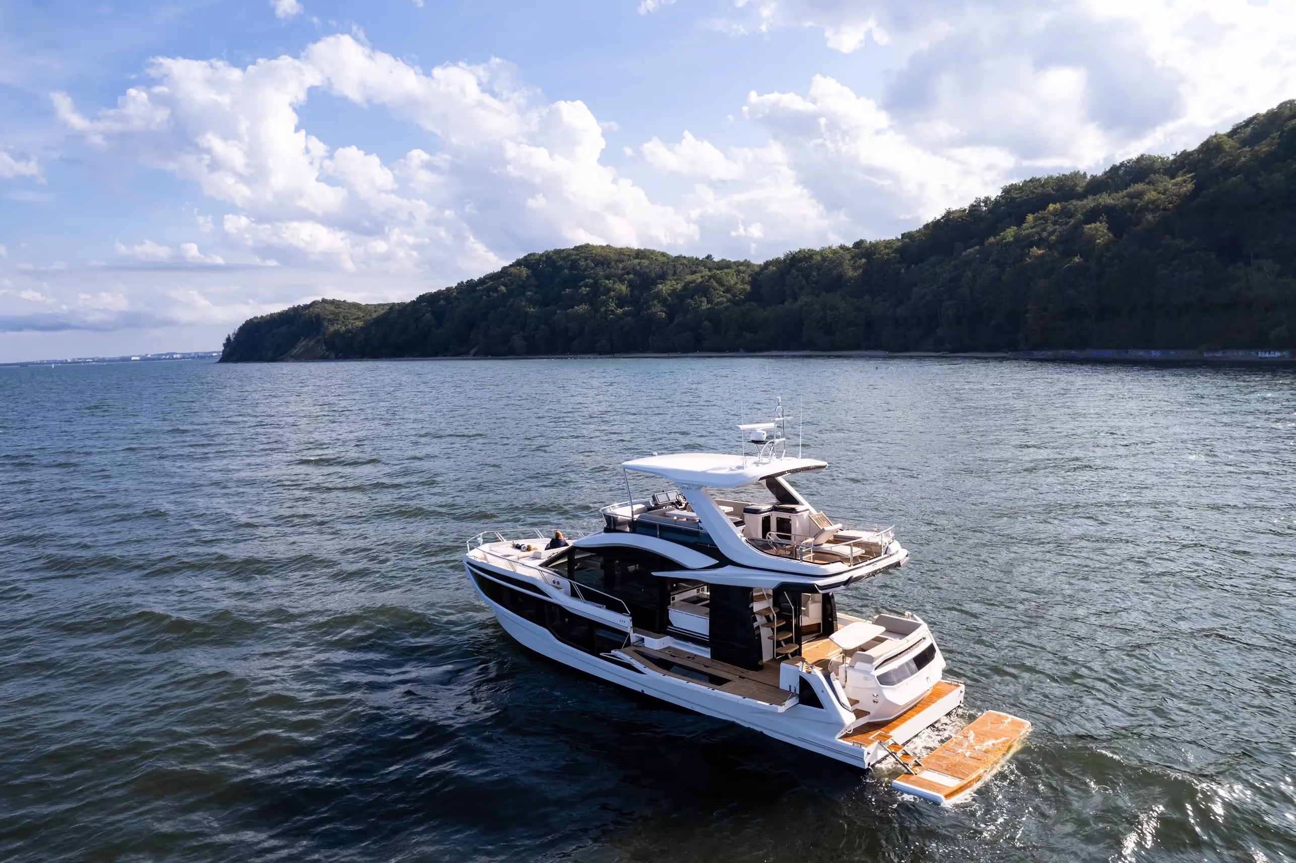 Galeon 560 FLY — photo 10