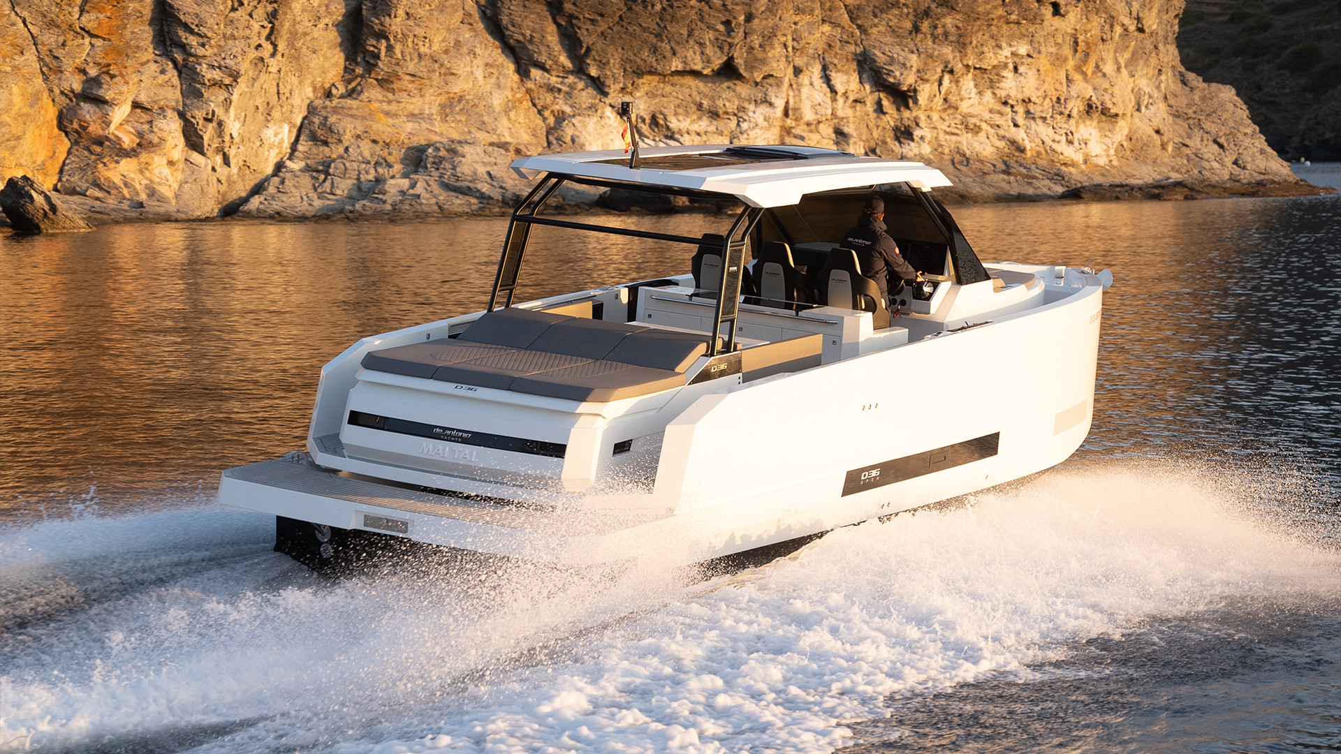 De Antonio Yachts D36