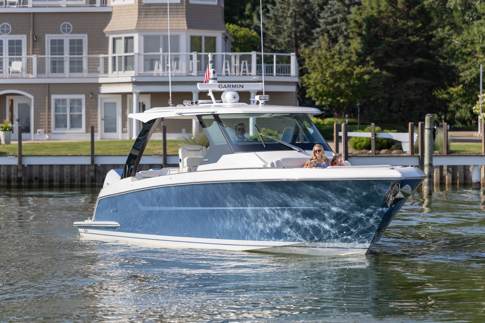 Tiara Yachts 39 LS — photo 4