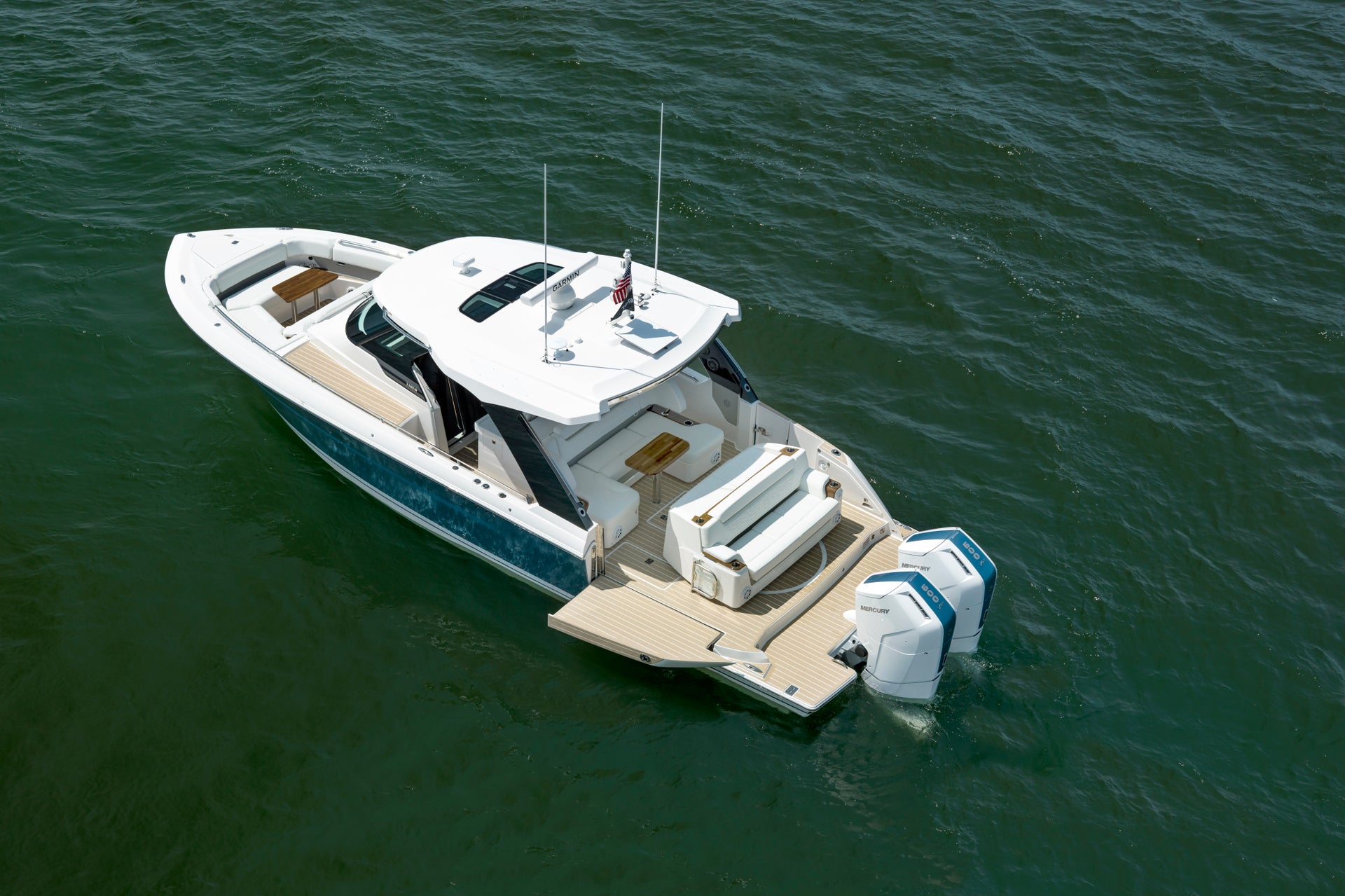 Tiara Yachts 39 LS — photo 8