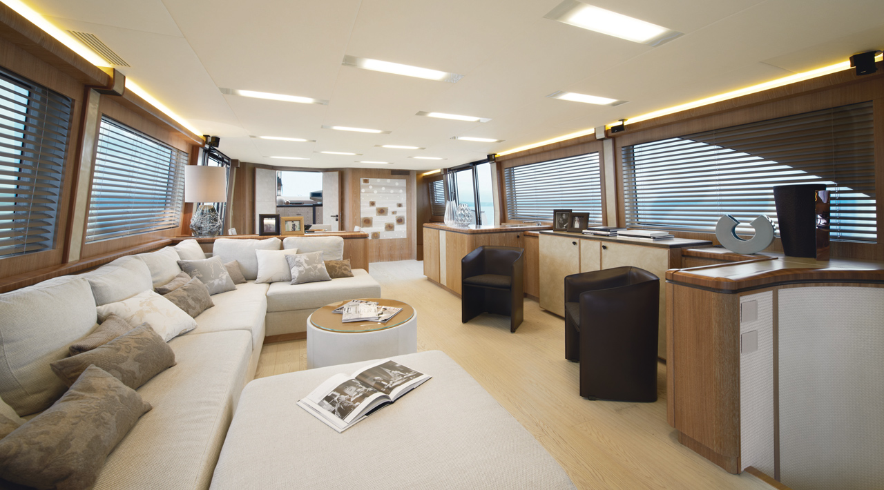 Monte Carlo Yachts MCY 86 — photo 8