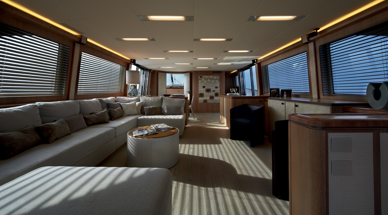 Monte Carlo Yachts MCY 86 — photo 10