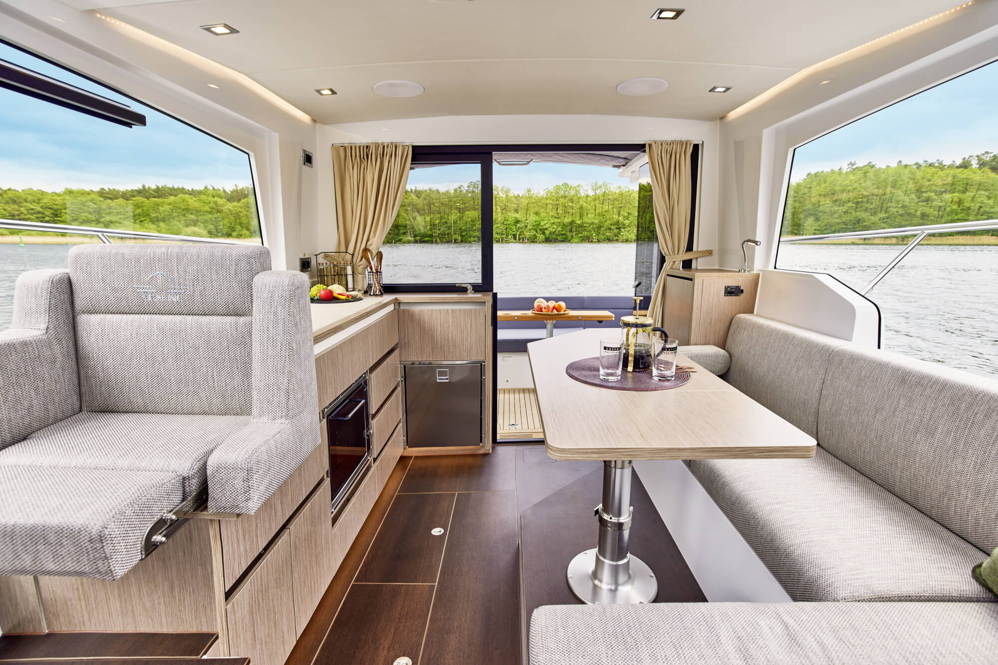 Sealine C335v — photo 10