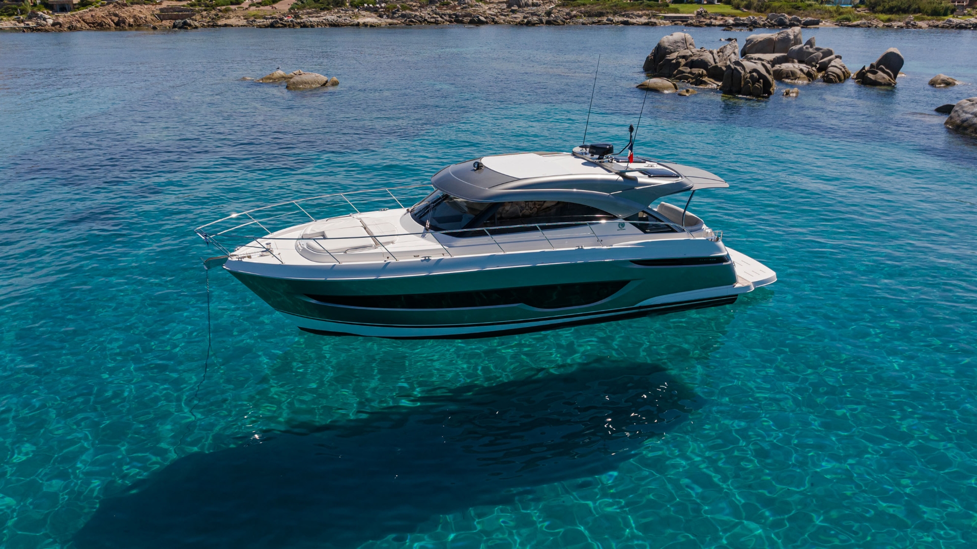 Riviera 4600 Sport Yacht Platinum Edition — photo 6