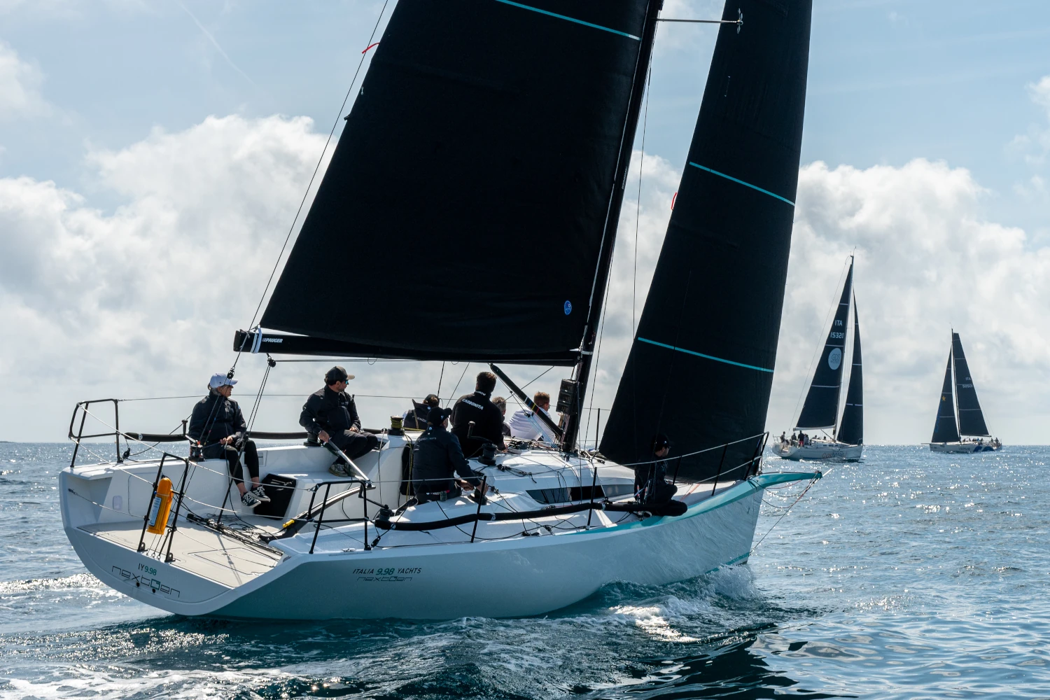 Italia Yachts IY 9.98 nextGen — photo 3