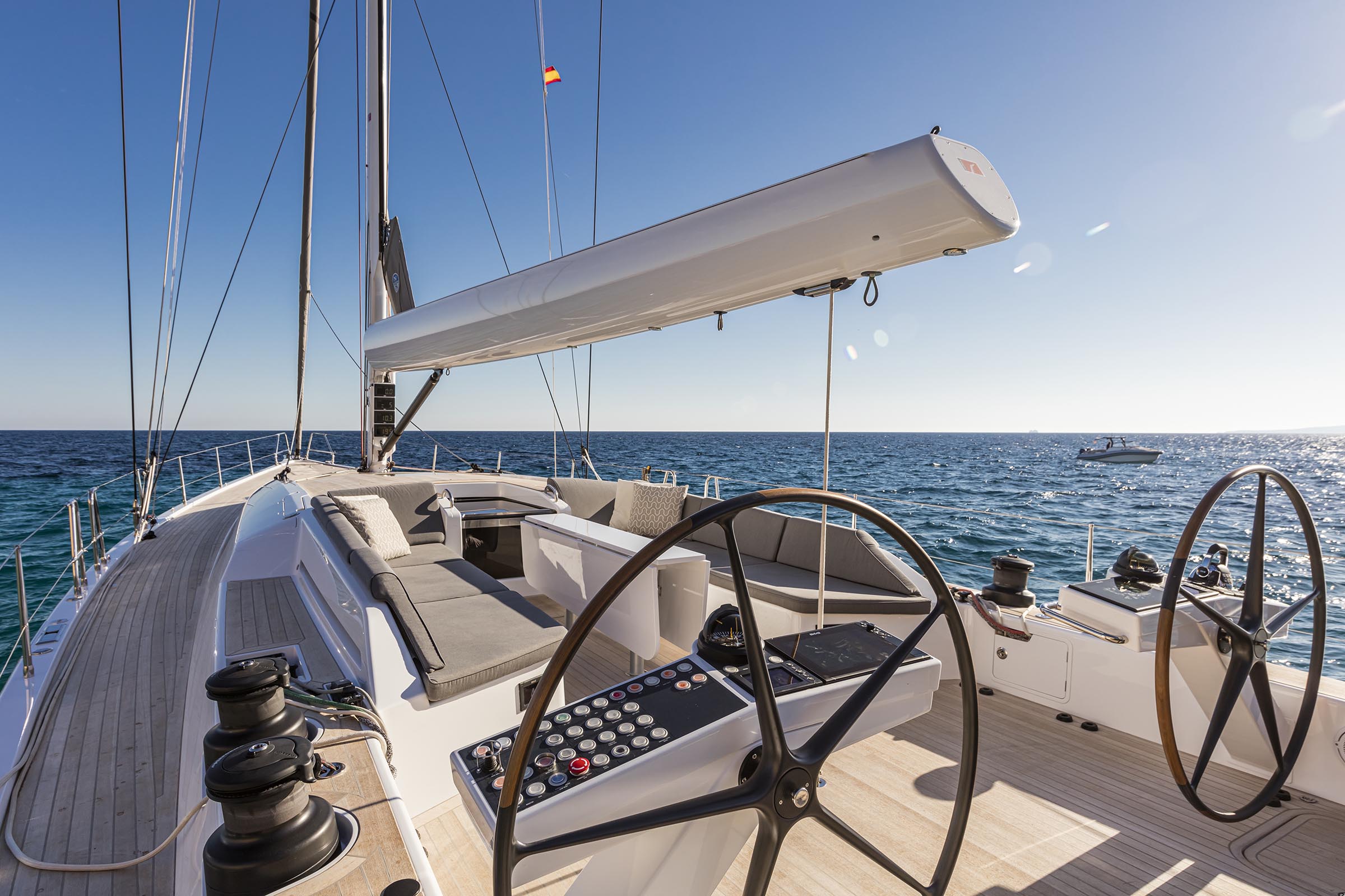 swan65 deck 2