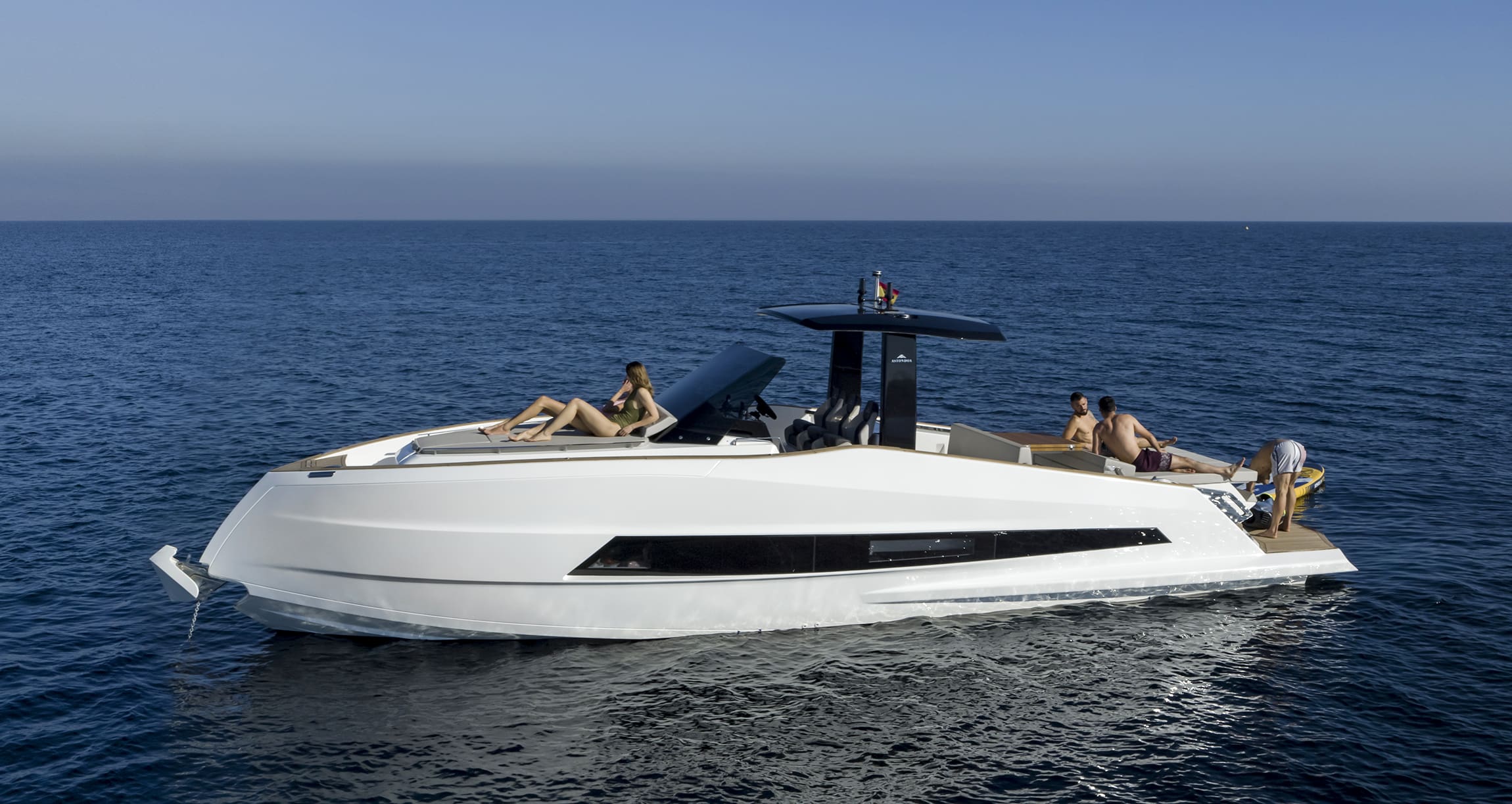 Astondoa 377 Coupe — photo 10
