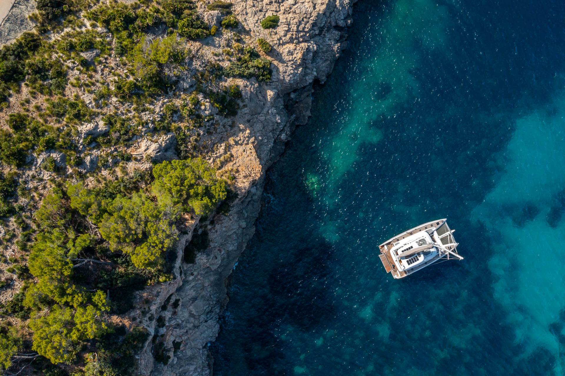 Lagoon 60 — photo 9