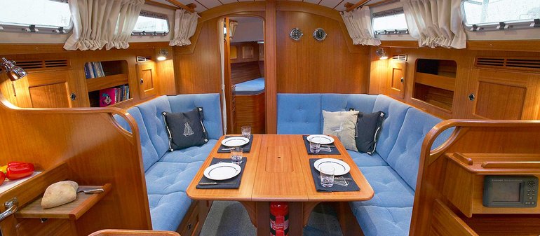 Hallberg-Rassy 37 — photo 2