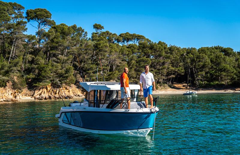 Quicksilver 805 Pilothouse — photo 3