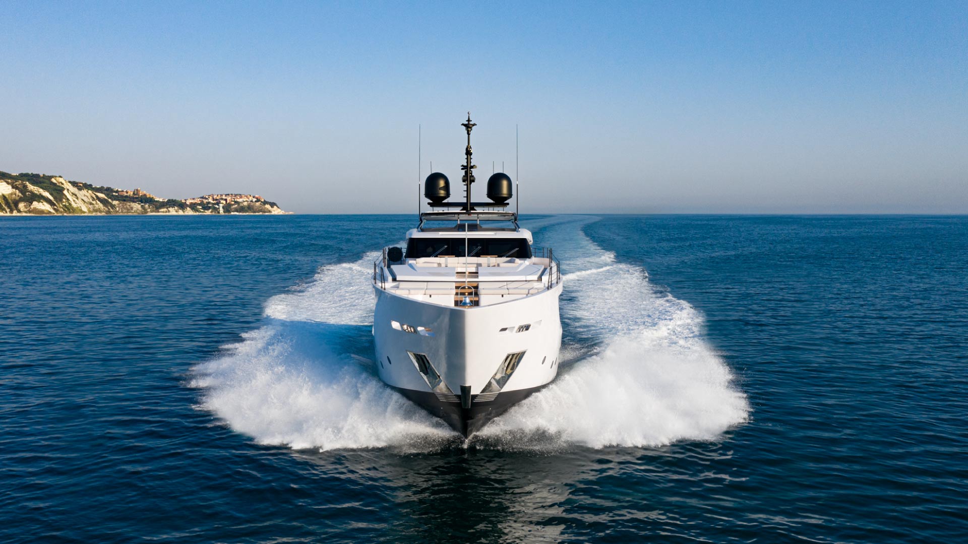 Custom Line Saetta 106' — photo 3