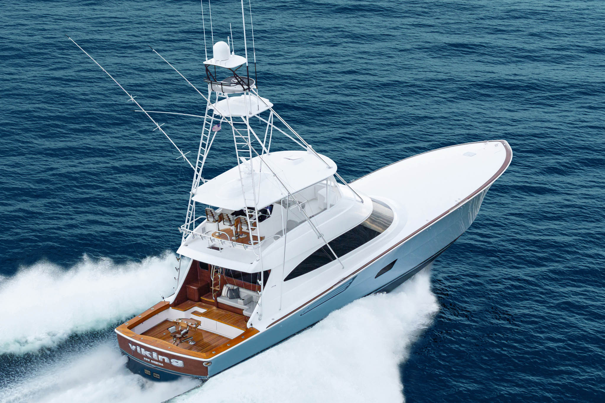 Viking Yachts 82 Convertible — photo 2