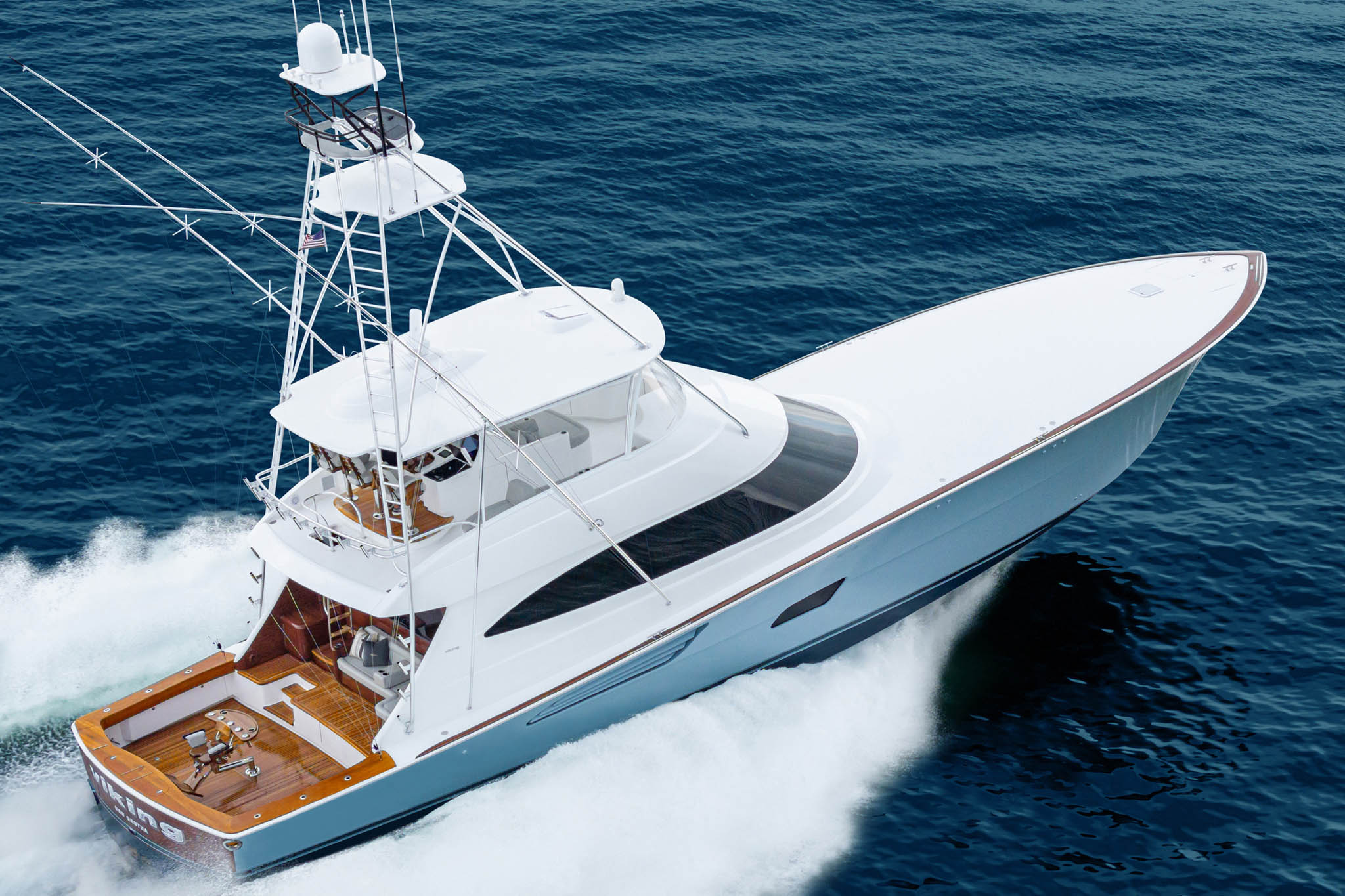 Viking Yachts 82 Convertible — photo 4