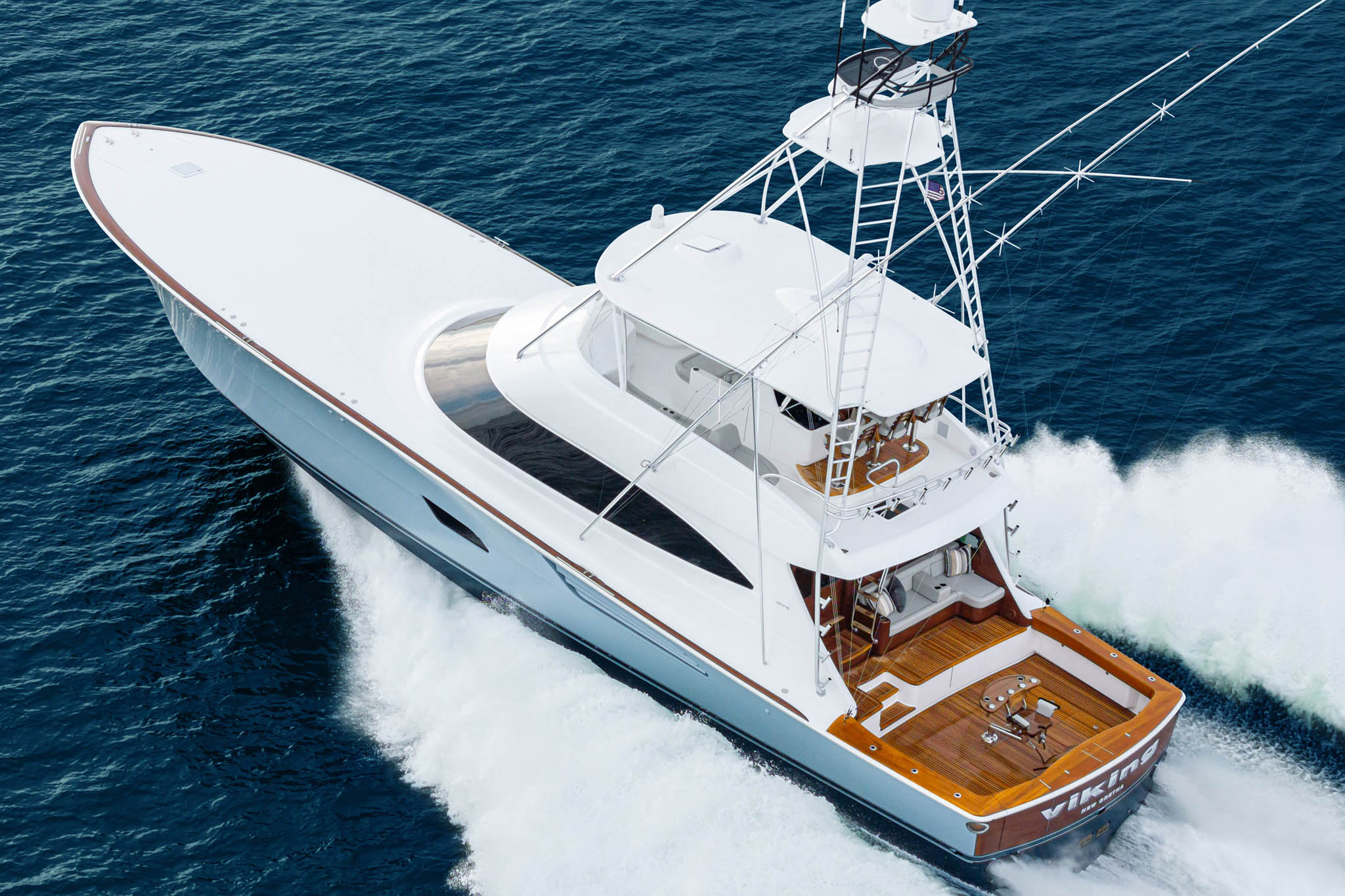 Viking Yachts 82 Convertible — photo 8