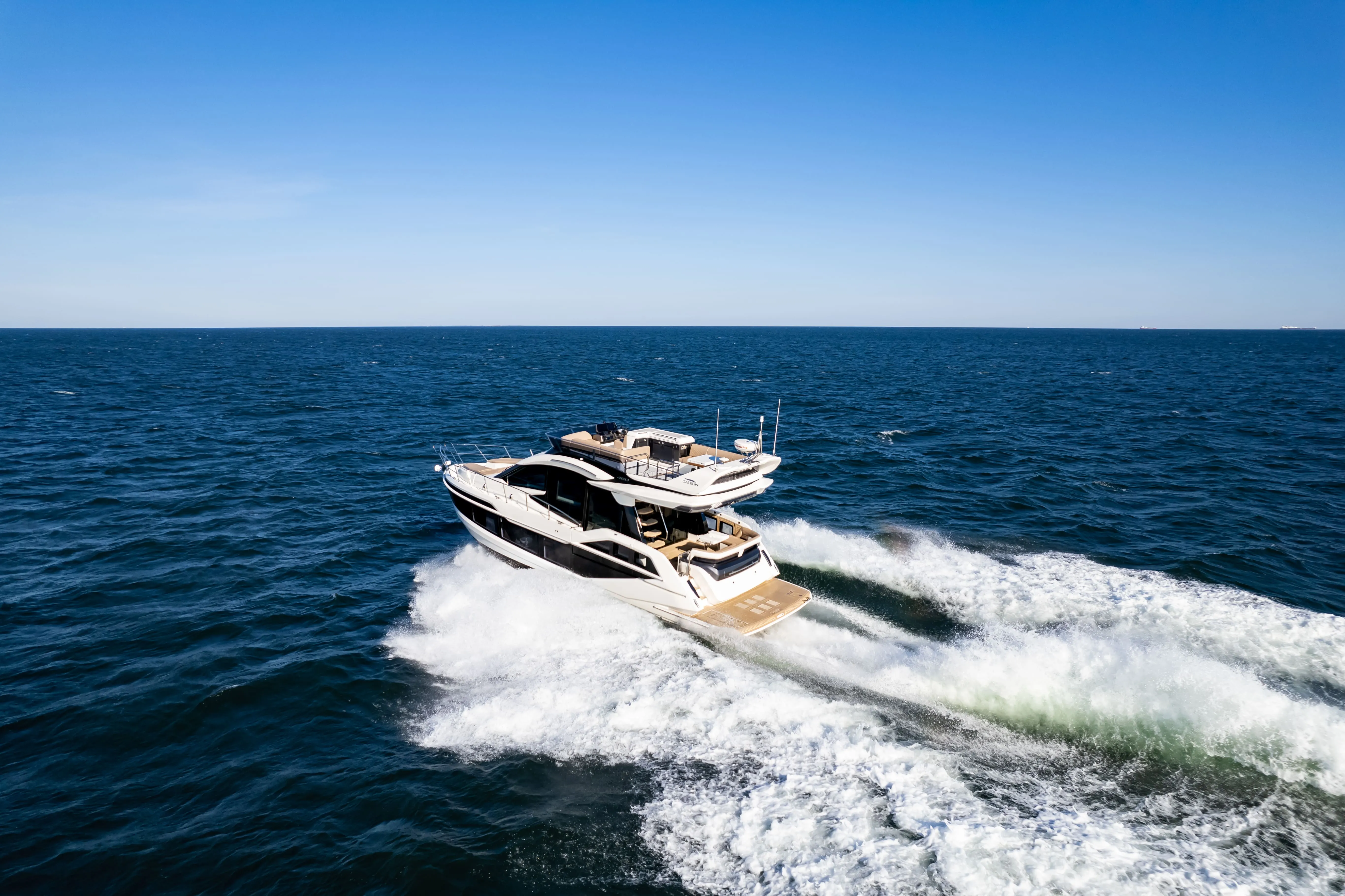 Galeon 480 FLY — photo 2
