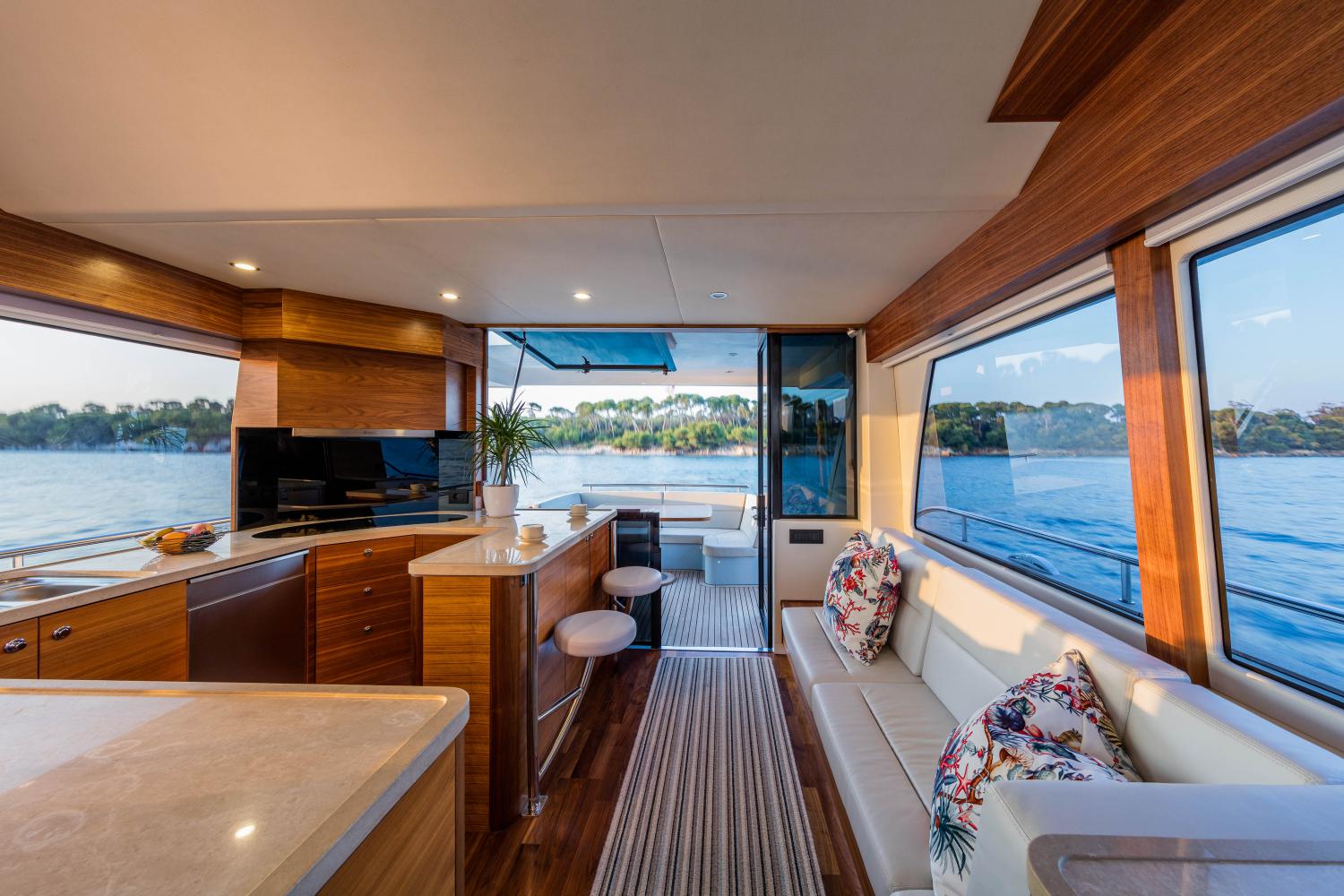 Outer Reef Yachts 620 Trident Solara — photo 10