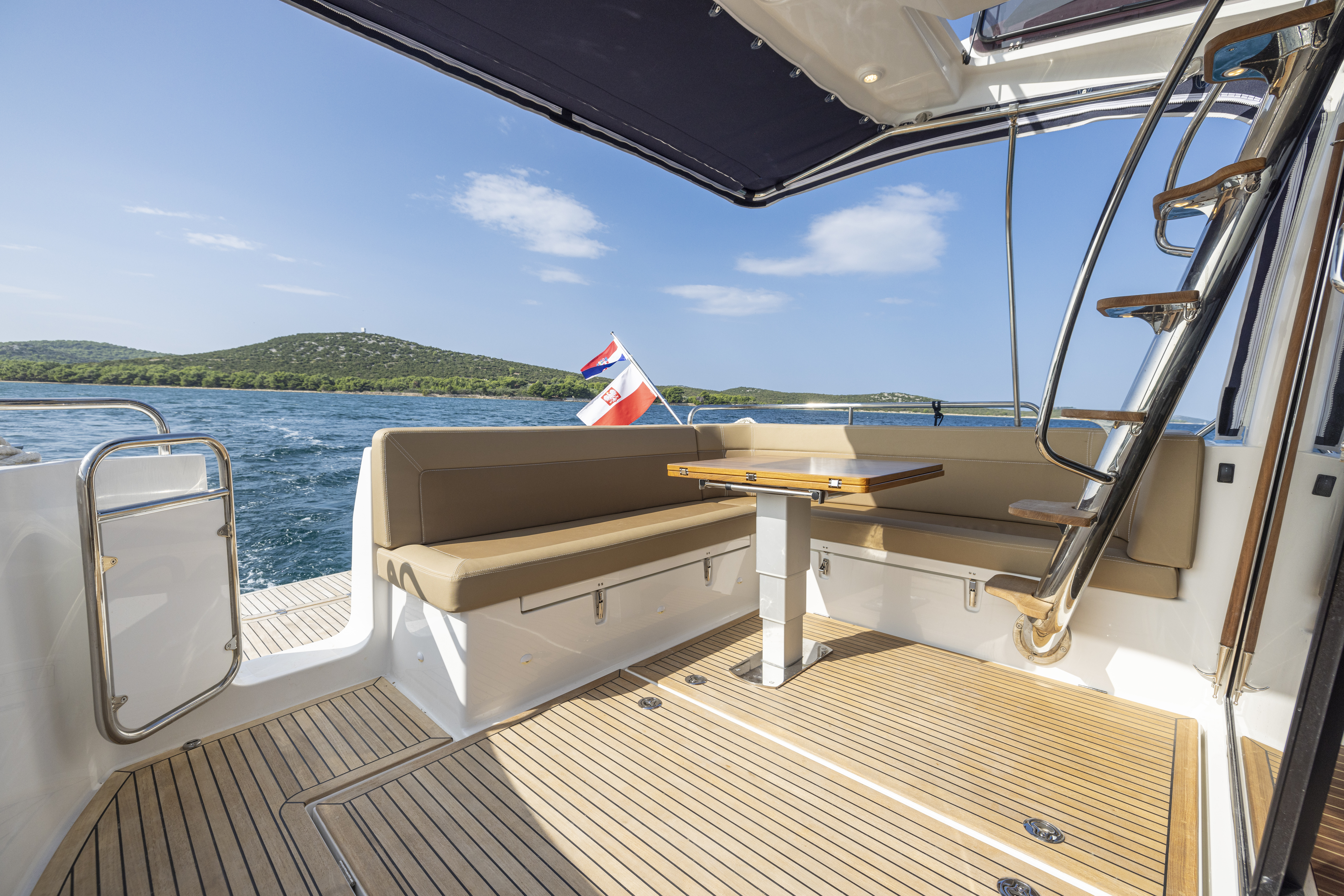Nimbus 405 Flybridge — photo 8
