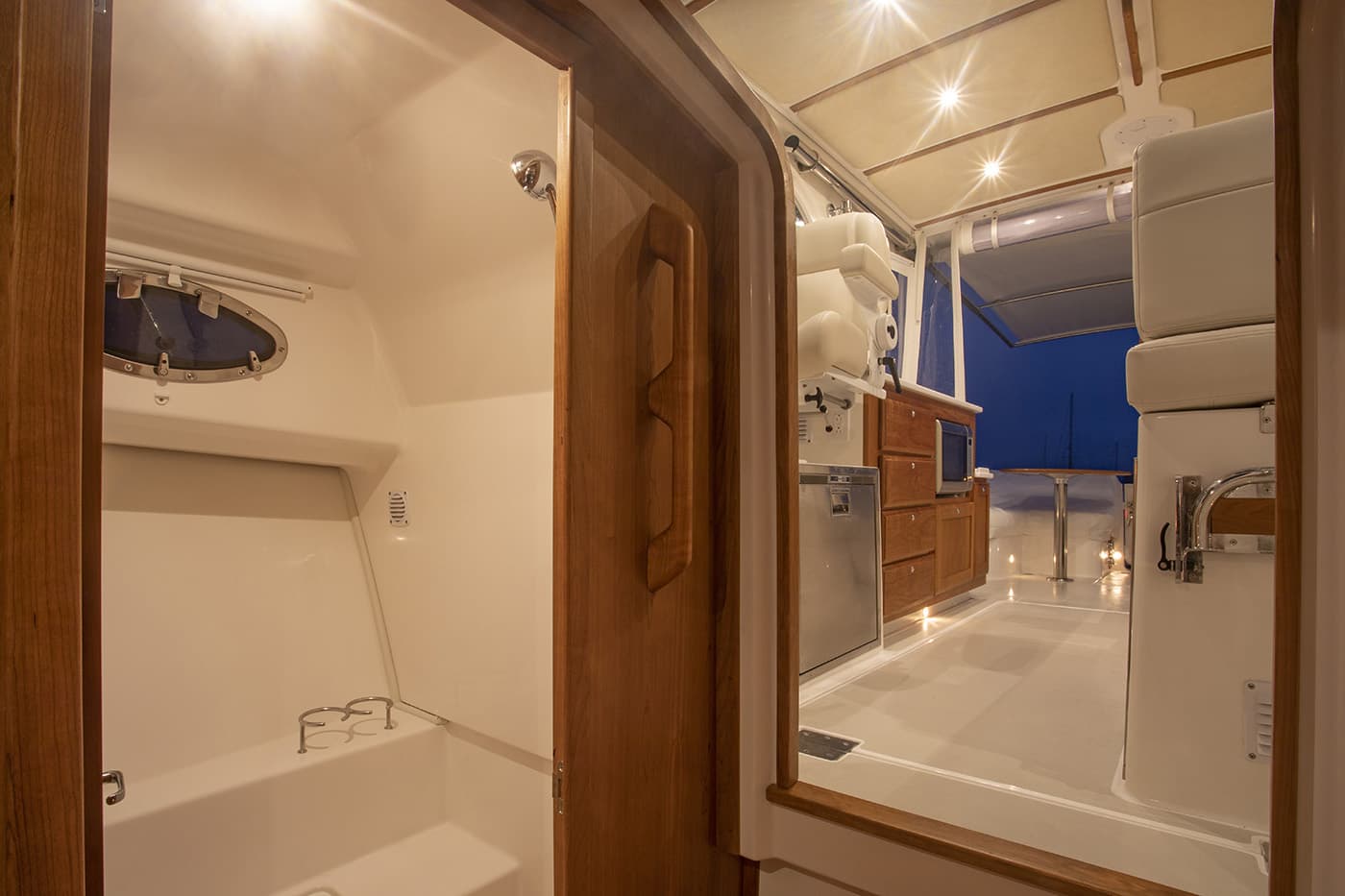 Back Cove Yachts 34O — photo 9