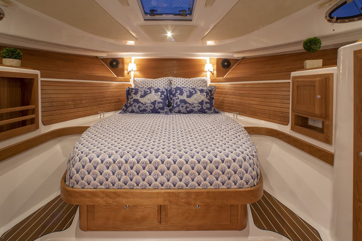 Back Cove Yachts 34O — photo 7