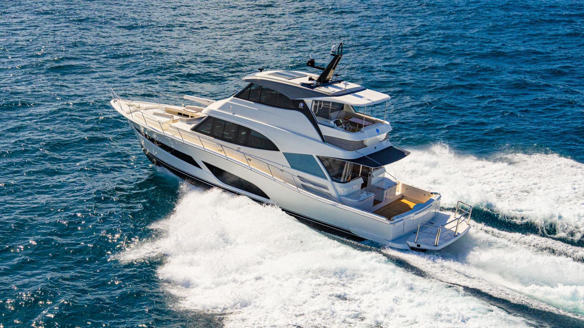 Riviera 64 Sports Motor Yacht — photo 4