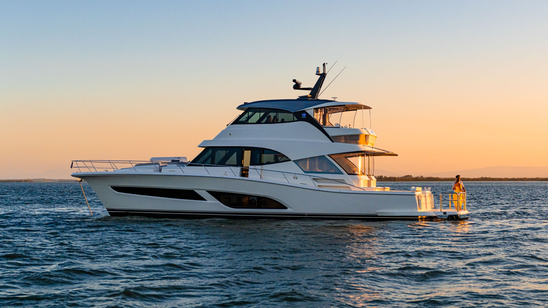 Riviera 64 Sports Motor Yacht — photo 6