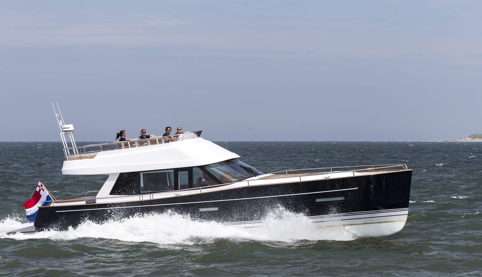 Contest 52MC Flybridge — photo 3