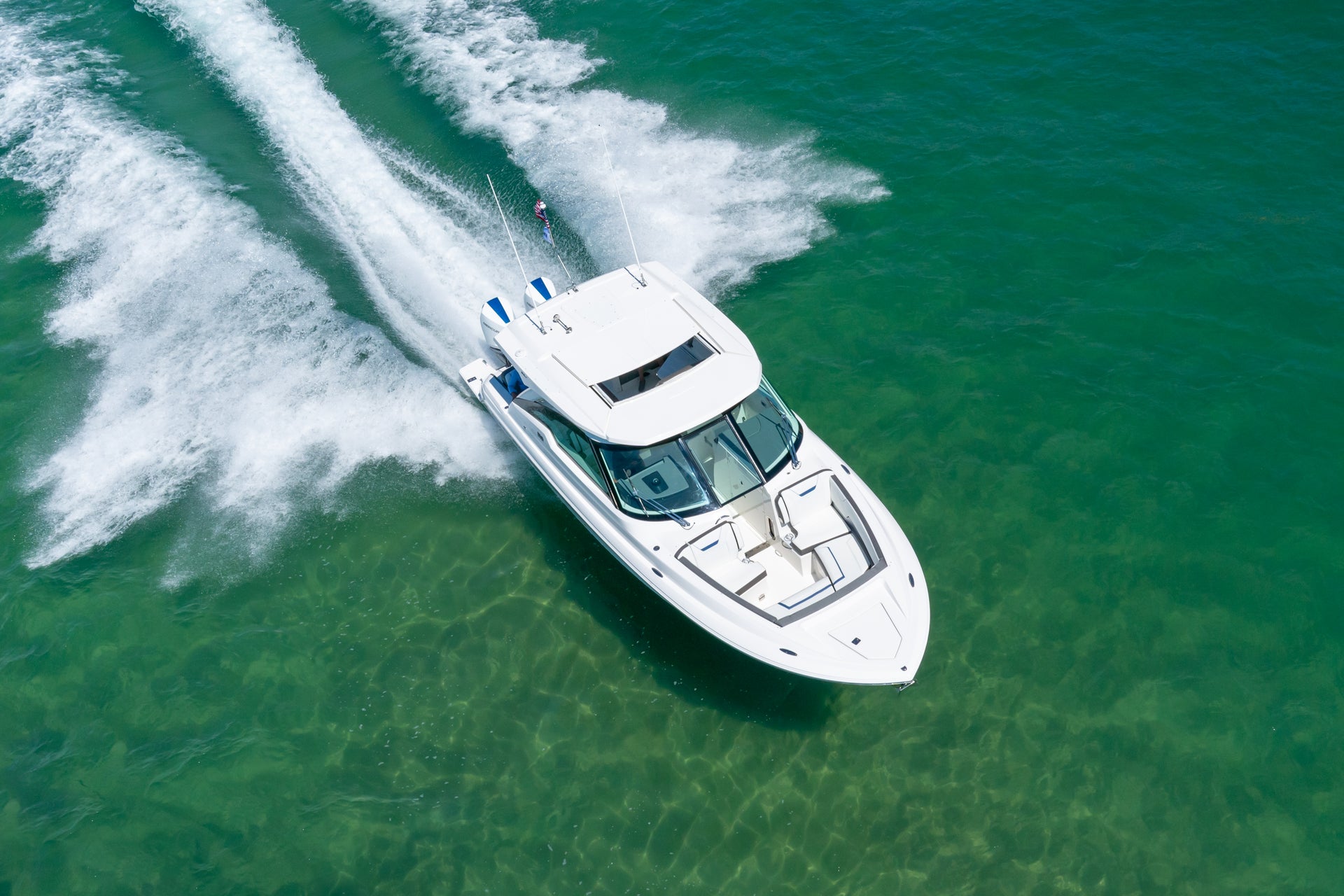 Tiara Yachts 34 LX — photo 6