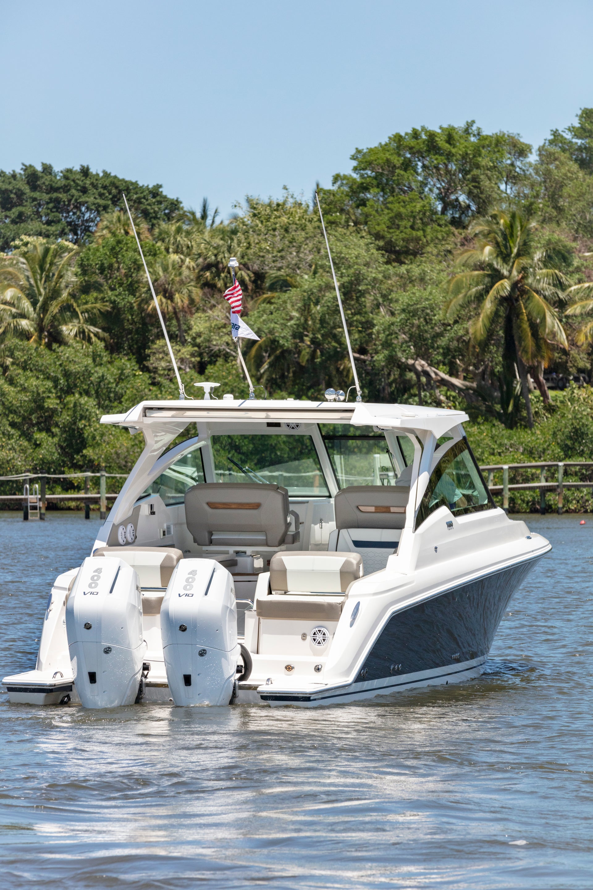 Tiara Yachts 34 LX — photo 5
