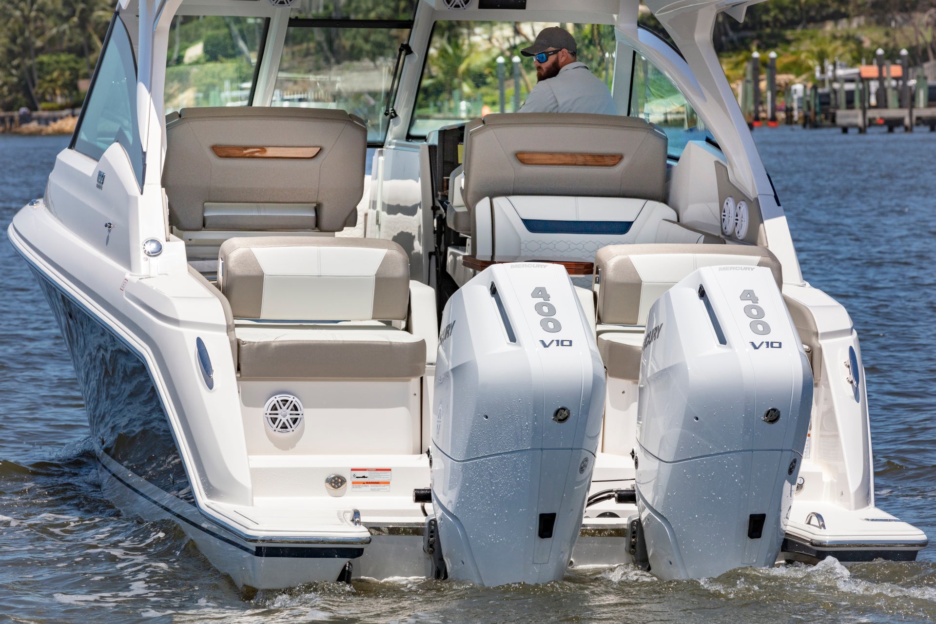 Tiara Yachts 34 LX — photo 4