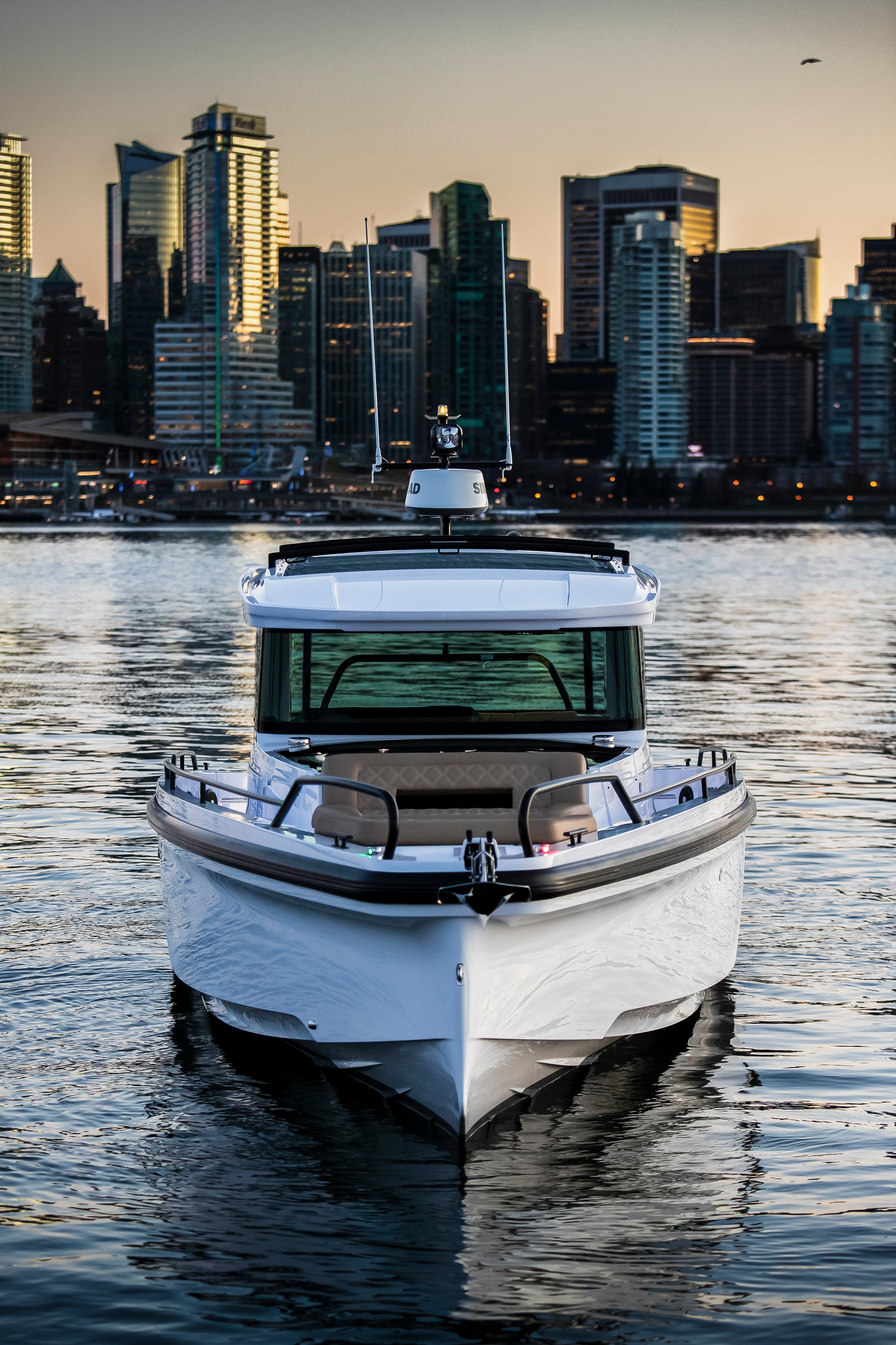 Axopar 37 XC Cross Cabin — photo 8