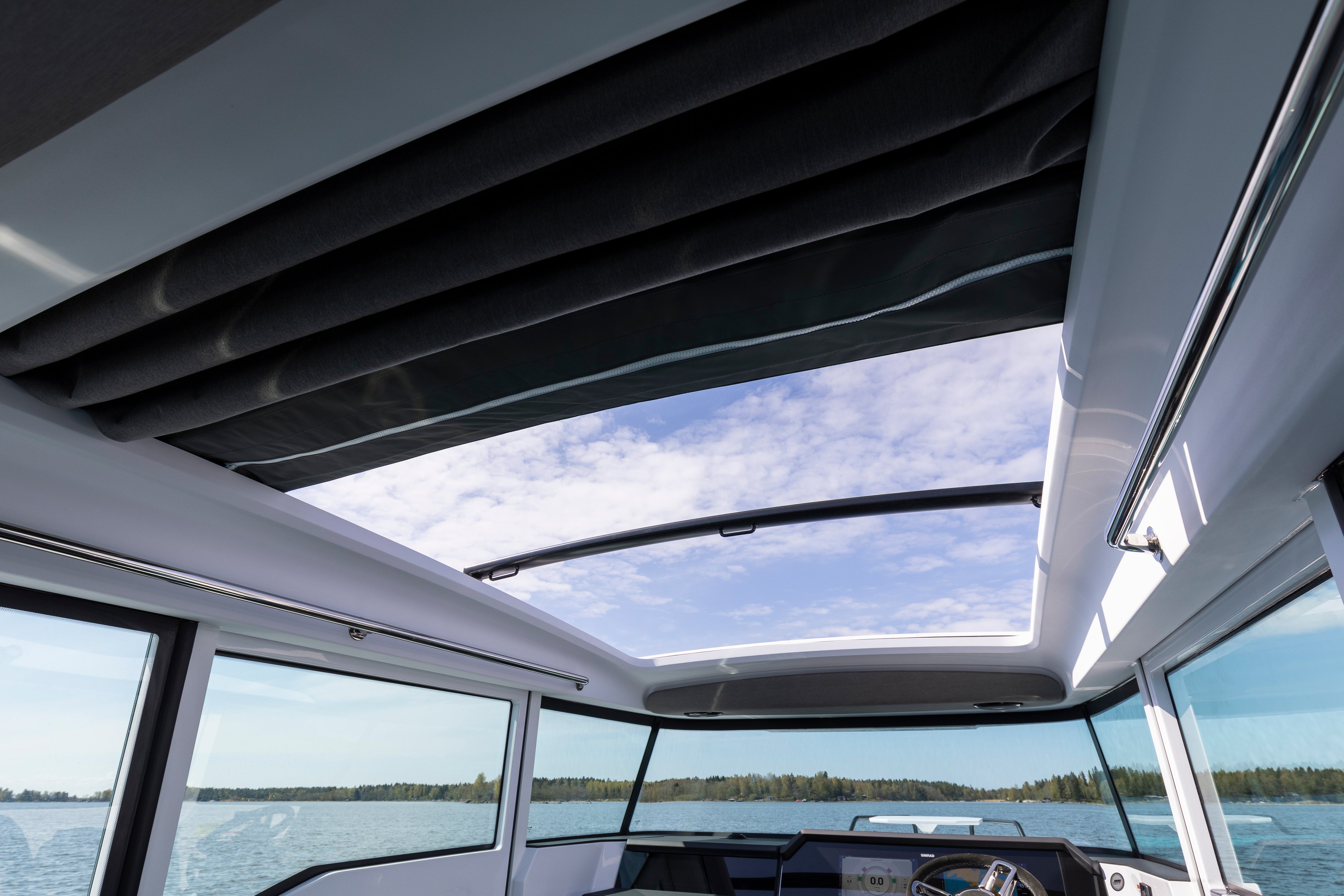 Axopar 37 XC Cross Cabin — photo 10