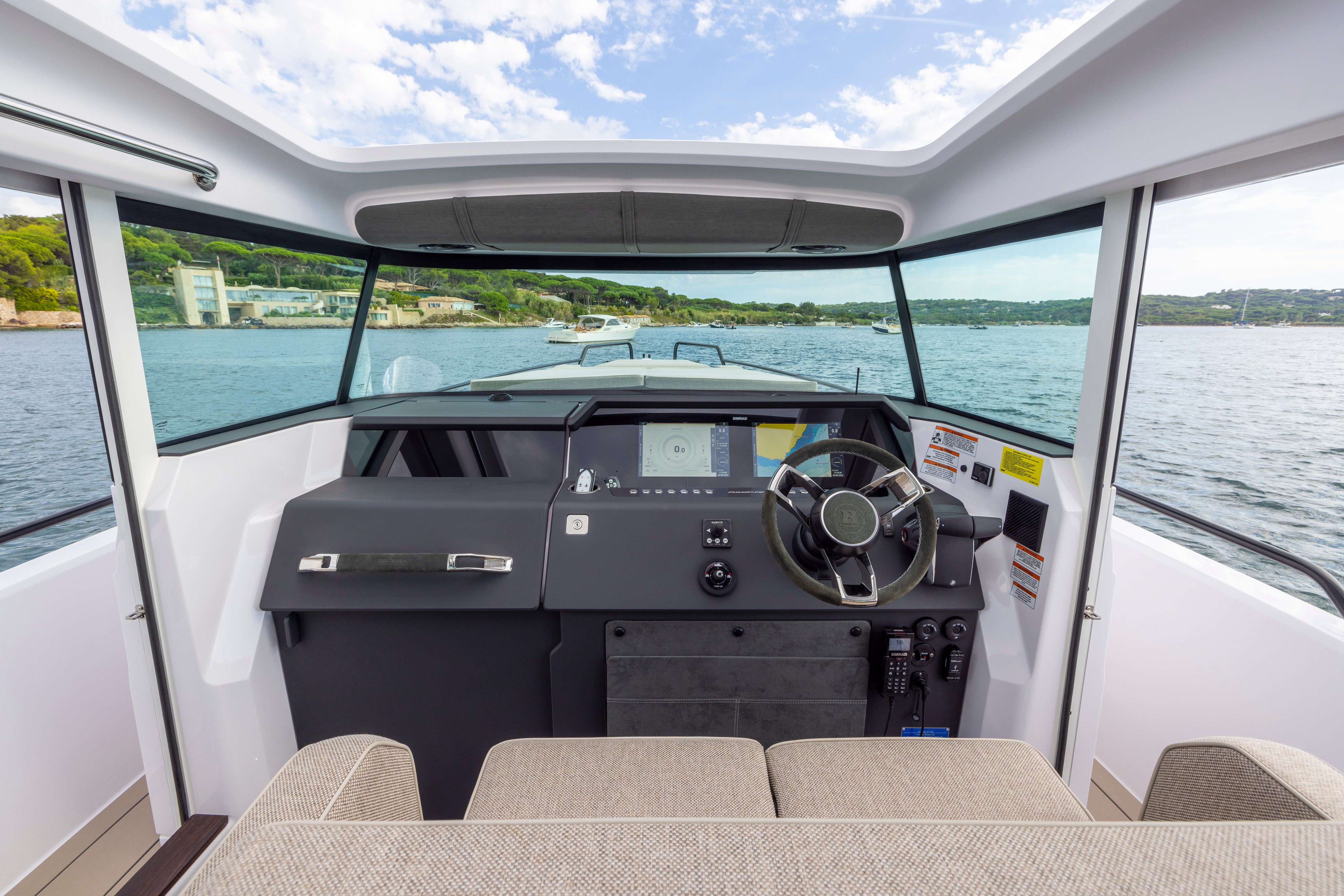 Axopar 37 XC Cross Cabin — photo 6