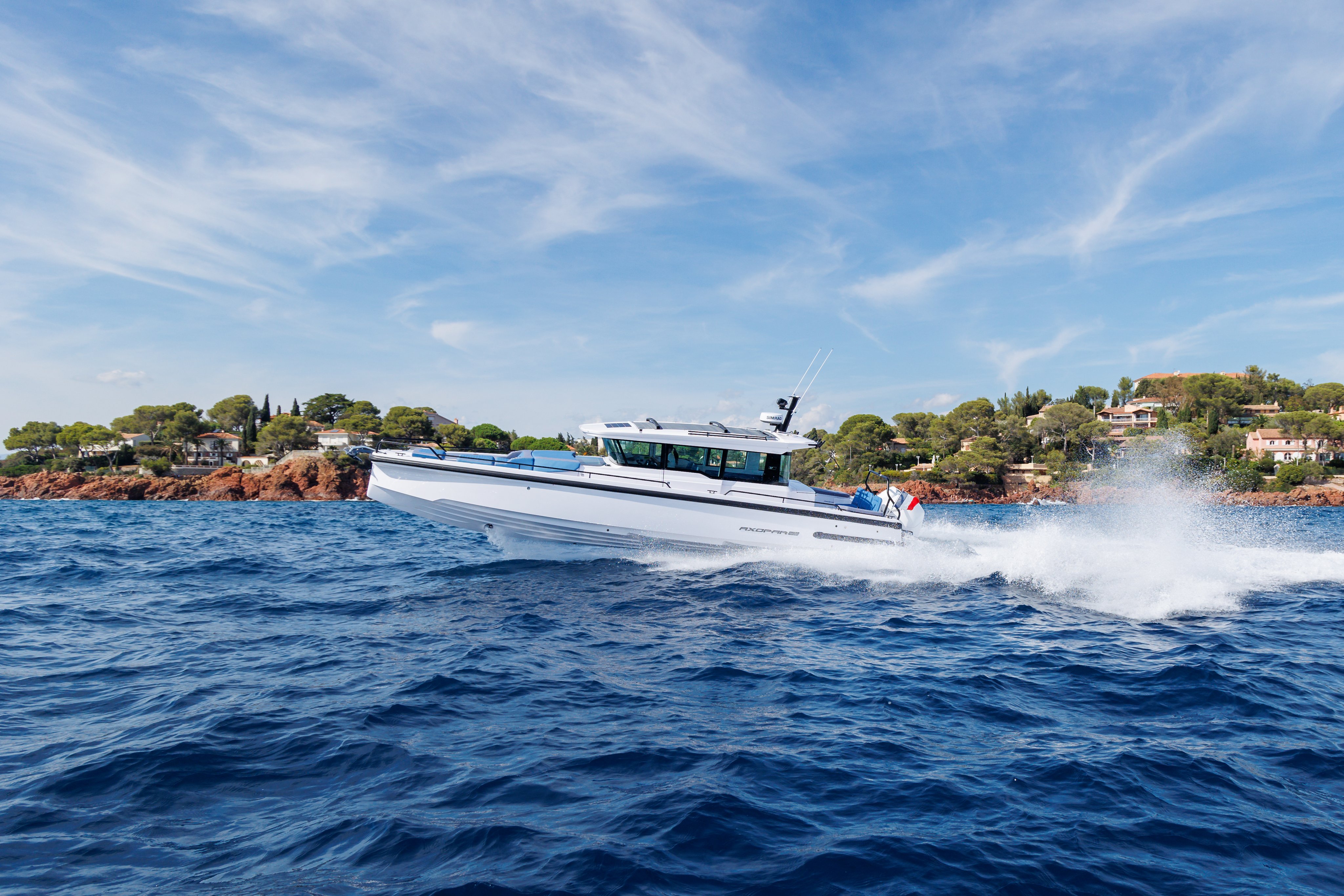 Axopar 37 XC Cross Cabin — photo 2