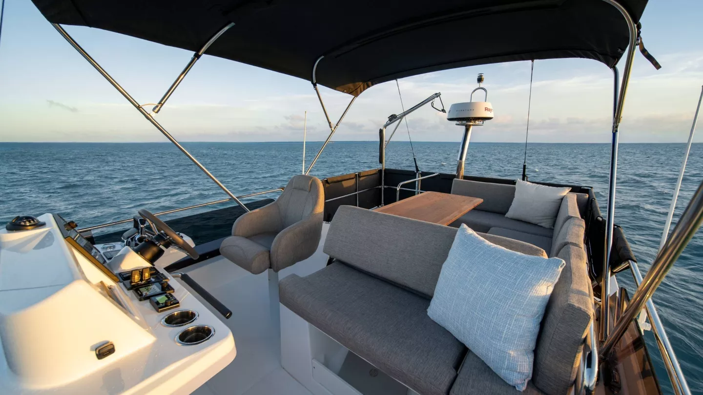 Beneteau Swift Trawler 37 Fly — photo 7