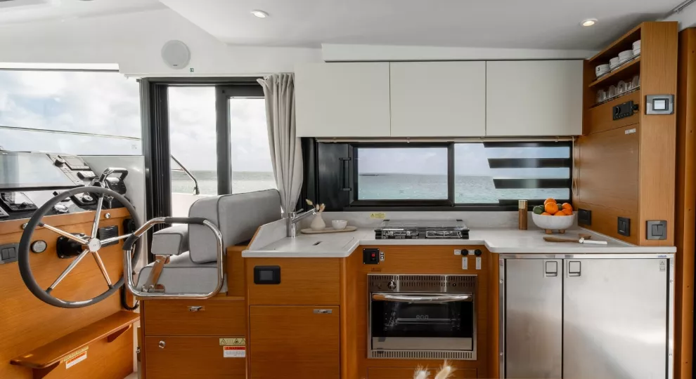 Beneteau Swift Trawler 37 Fly — photo 11