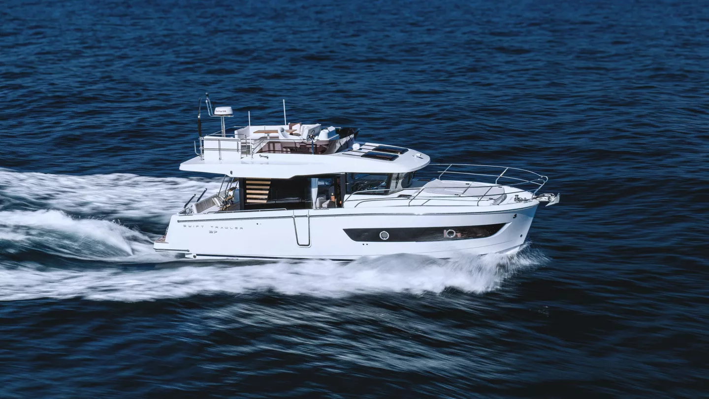 Beneteau Swift Trawler 37 Fly — photo 4