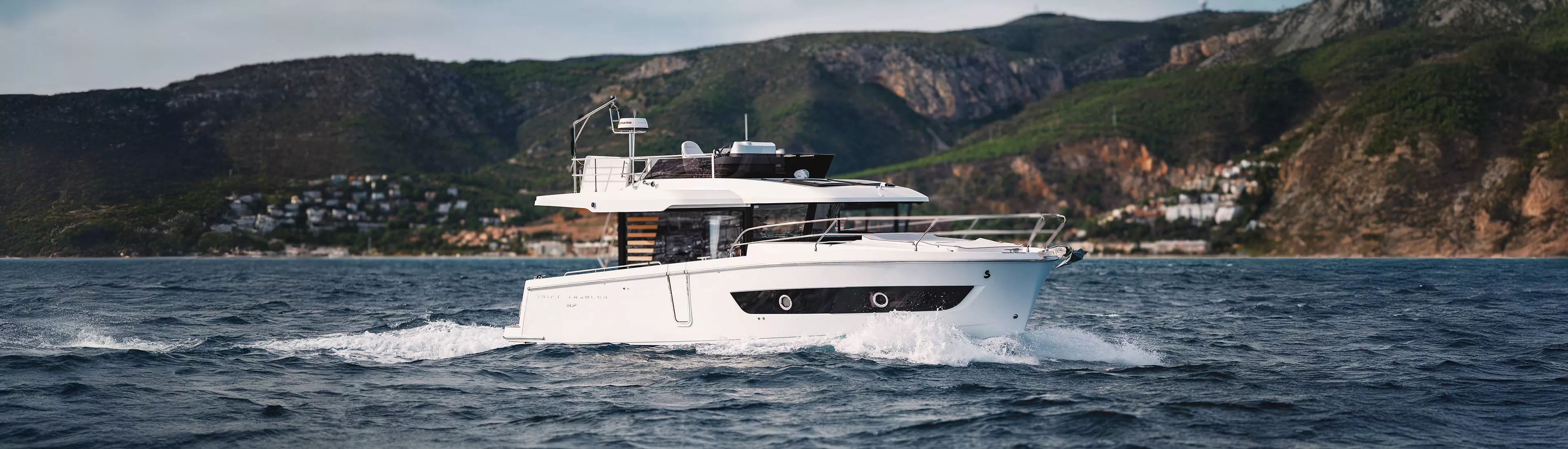 Beneteau Swift Trawler 37 Fly — photo 2