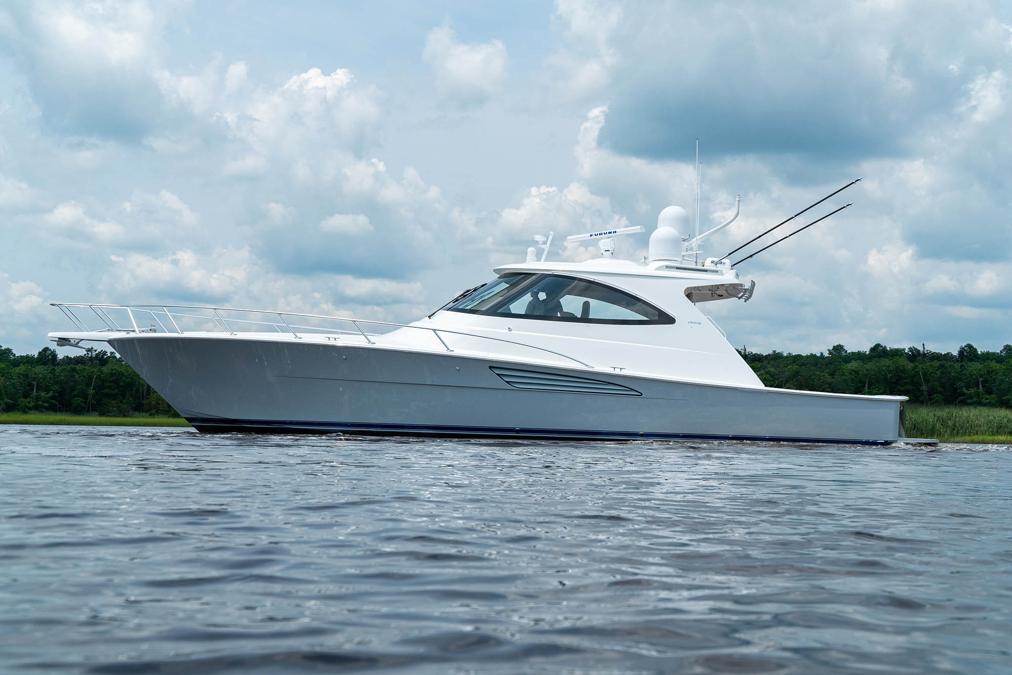 Viking Yachts 54 Sport Coupe — photo 4