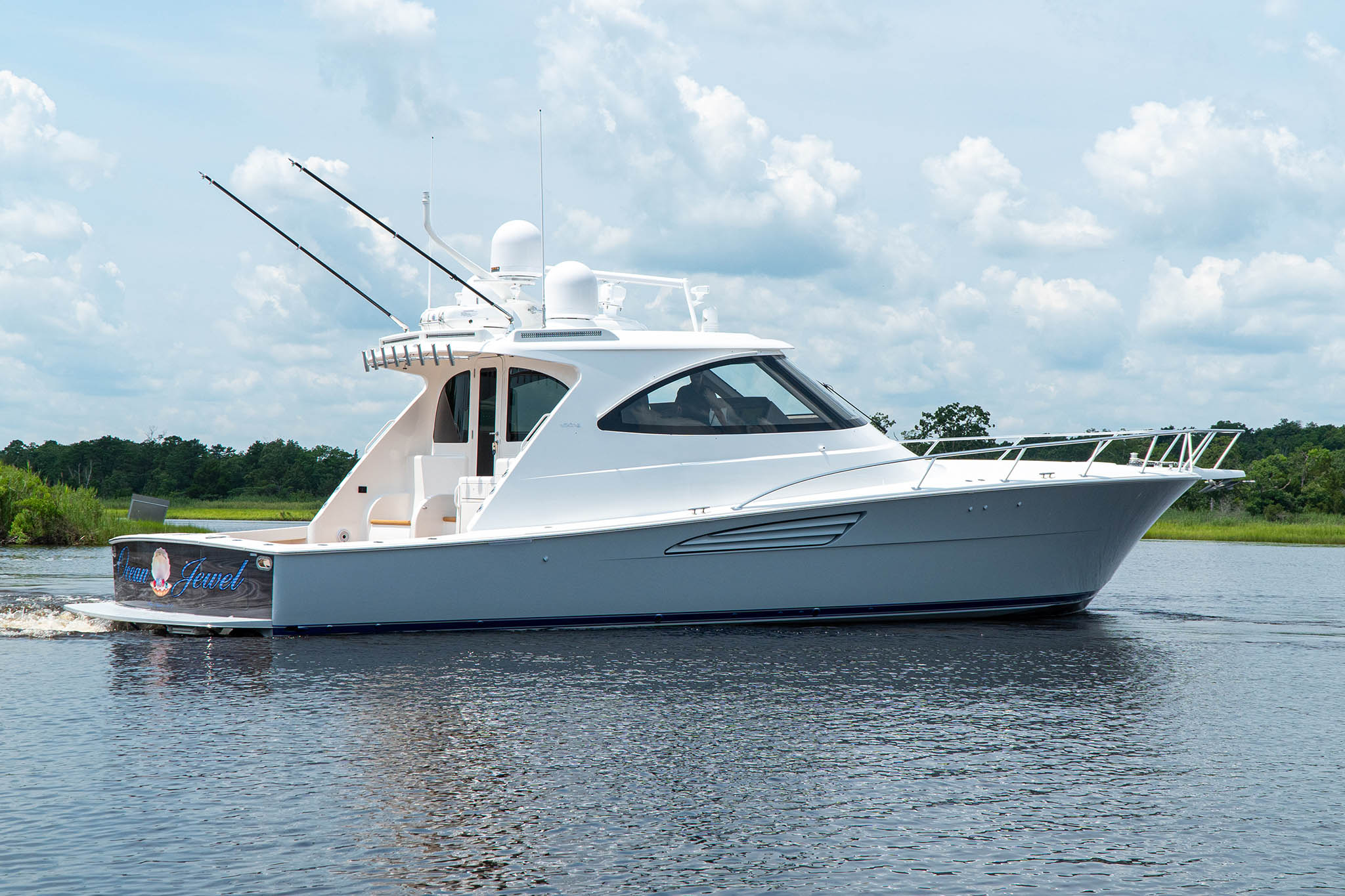 Viking Yachts 54 Sport Coupe — photo 2