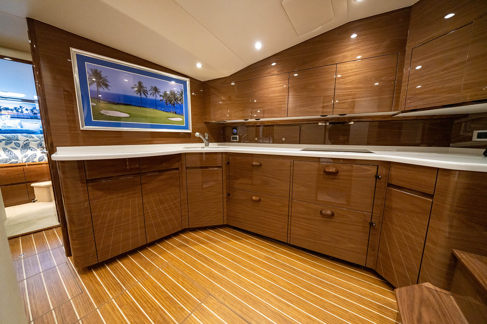 Viking Yachts 54 Sport Coupe — photo 9