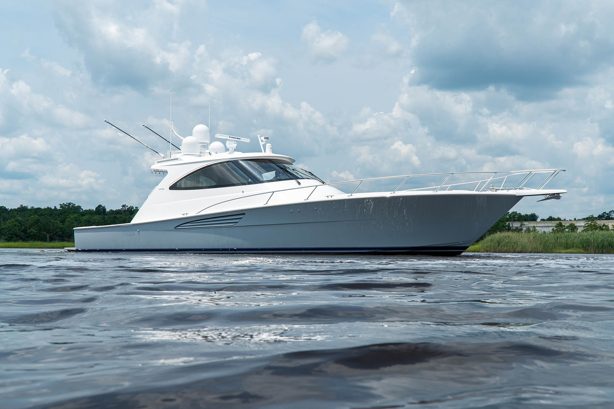 Viking Yachts 54 Sport Coupe — photo 3