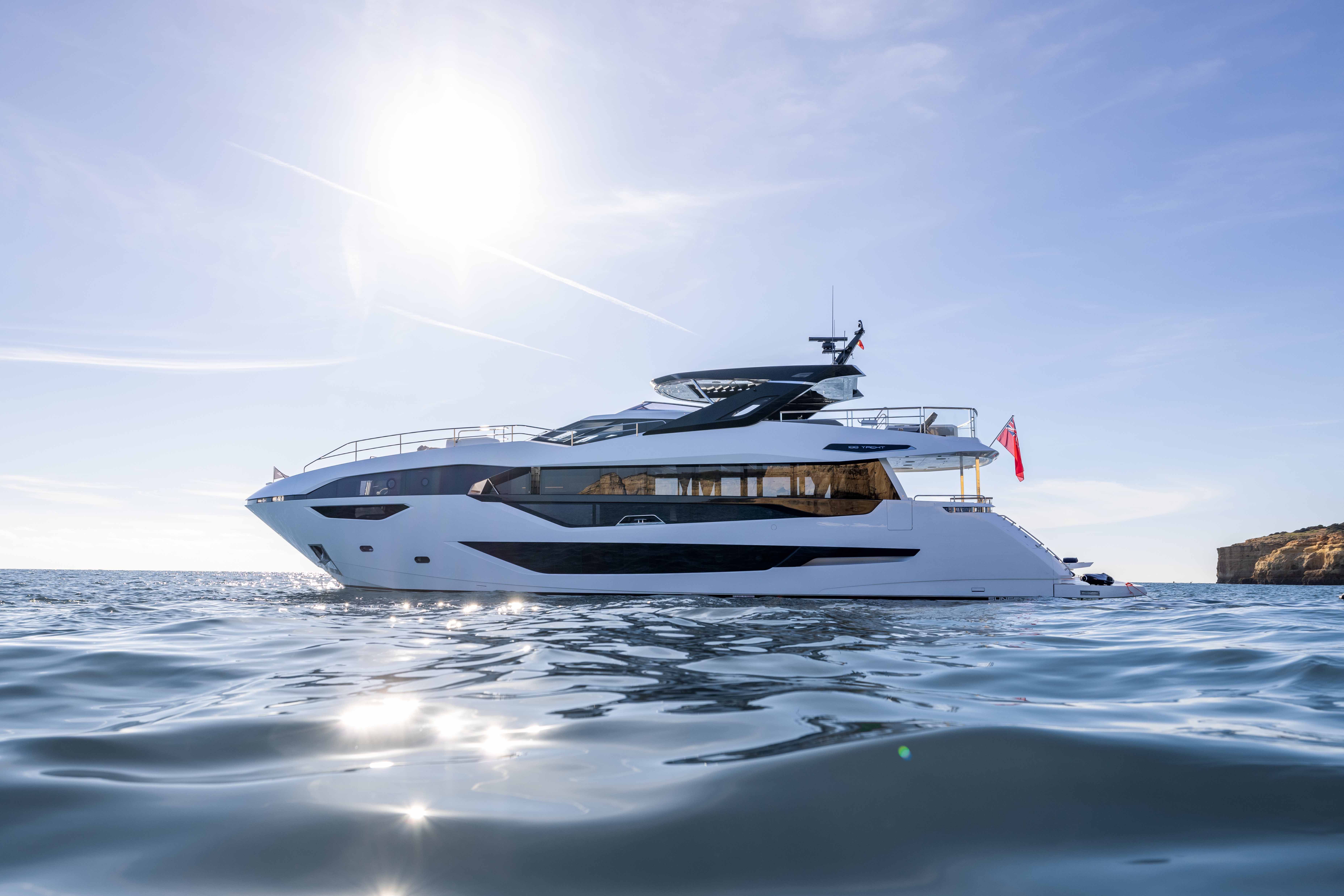 Sunseeker 100 Yacht — photo 1