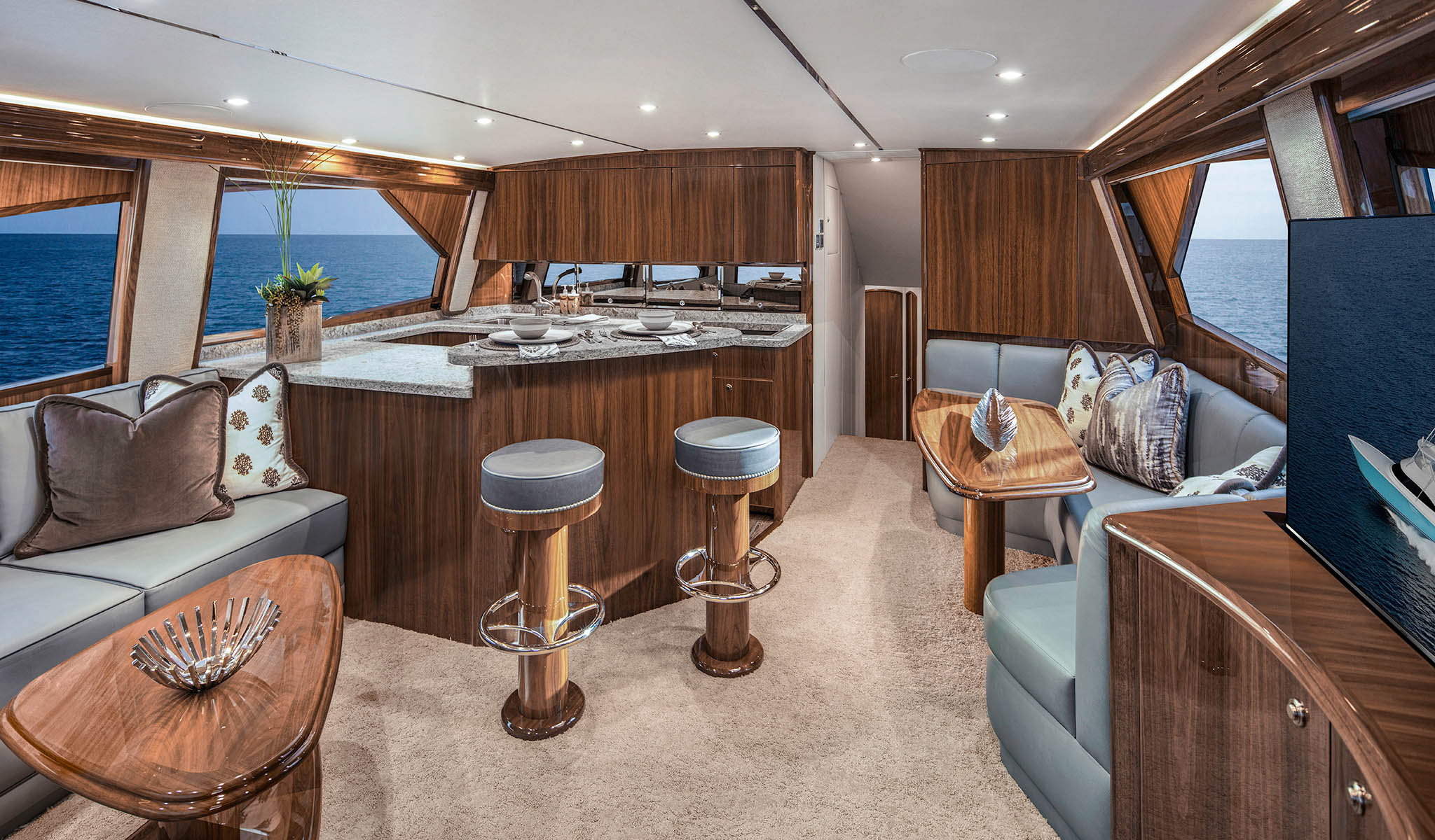 Viking Yachts 58 Convertible — photo 8