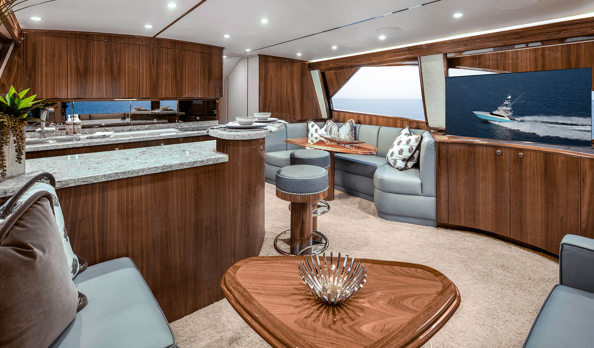 Viking Yachts 58 Convertible — photo 10