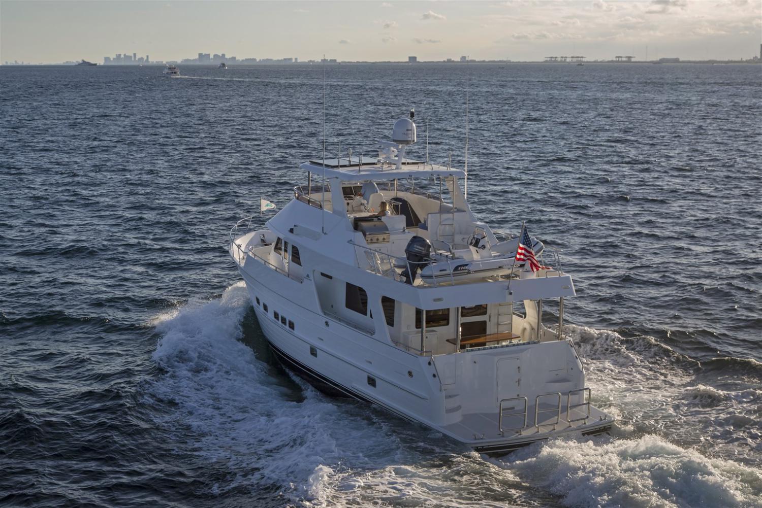 Outer Reef Yachts 610 Motoryacht — photo 4