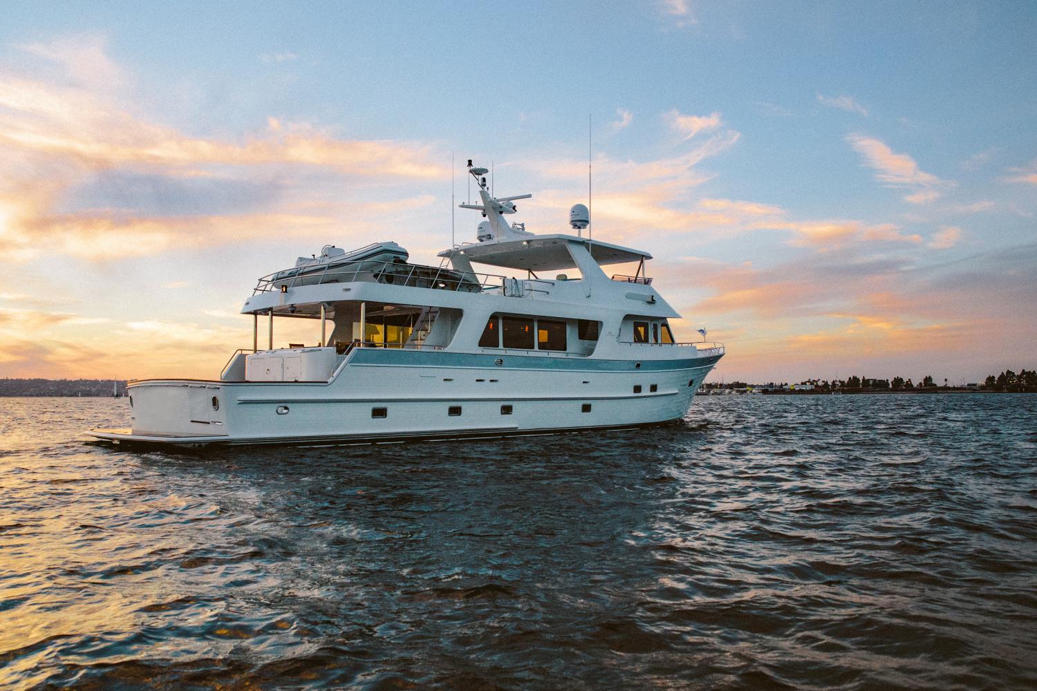 Outer Reef Yachts 880 Cockpit Motoryacht — photo 4