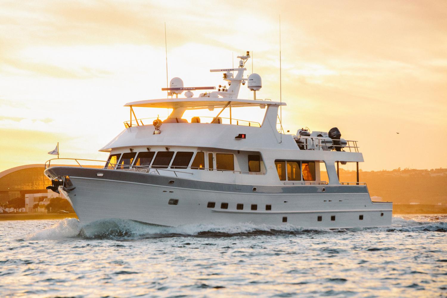 Outer Reef Yachts 880 Cockpit Motoryacht — photo 2