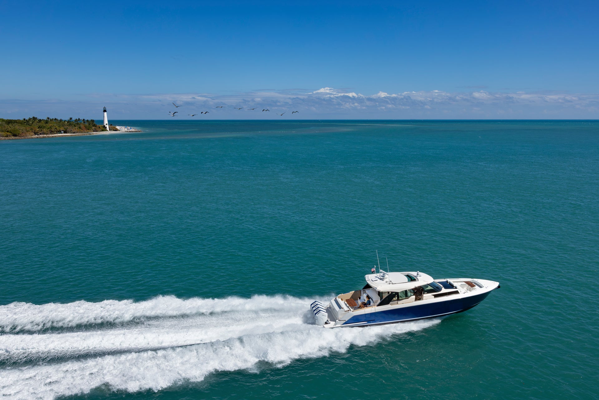 Tiara Yachts 56 LS — photo 5