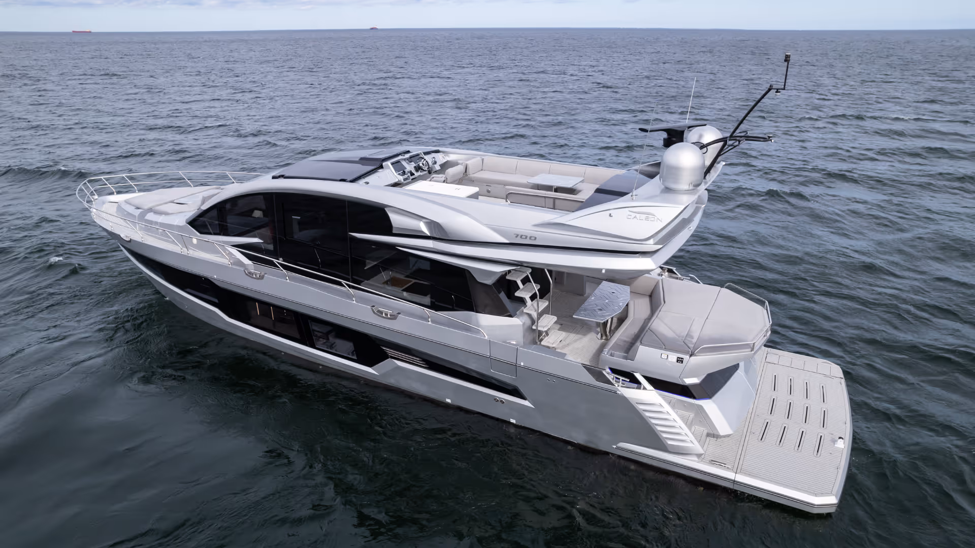 Galeon 700 SKY — photo 9