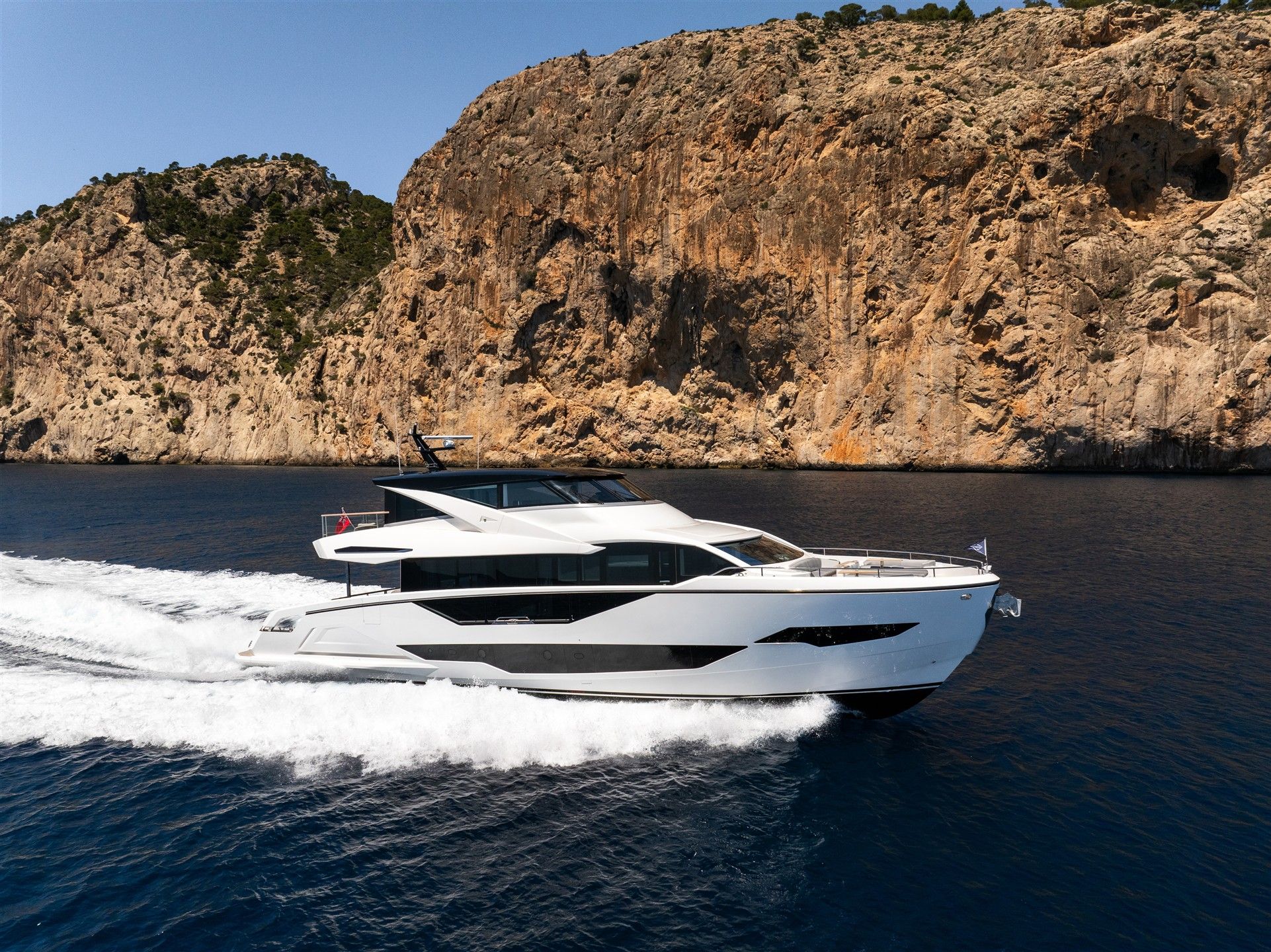 Sunseeker Sunseeker 90 Ocean Enclosed